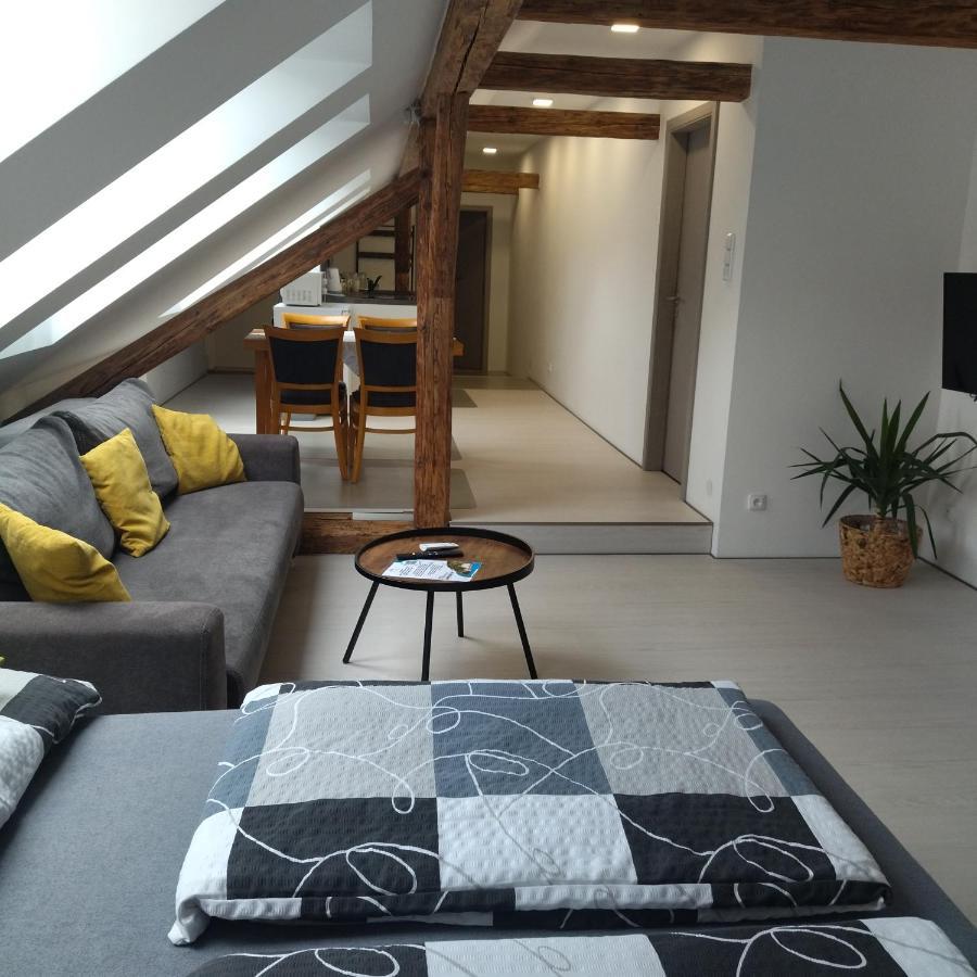 Apartmany S Vyhledem Na Zamek Vimperk Exterior photo